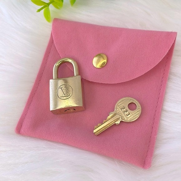 Louis Vuitton Padlock and Key #223 - Picture 11 of 14